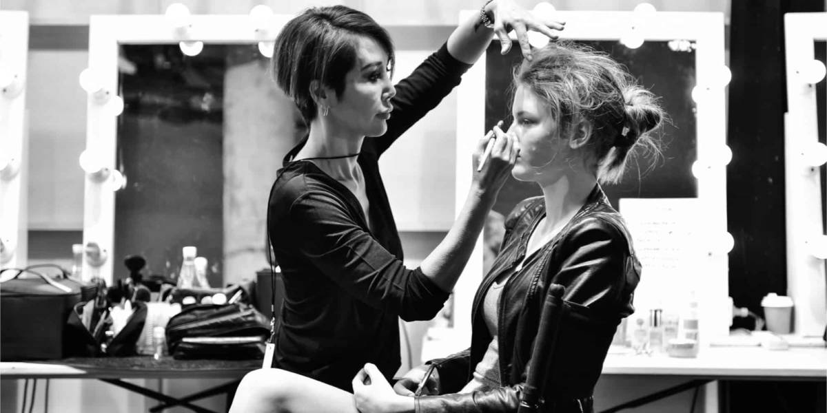 Our Guide To Becoming A Celebrity Stylist Our Top Tips