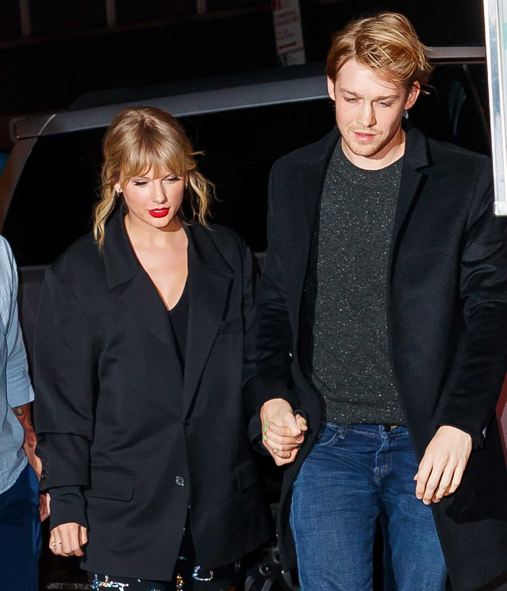 Taylor Swift s Boyfriend Joe Alwyn How They Met More