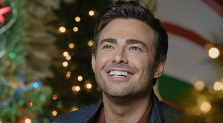 Jonathan Bennett Tv Star Lgbt Icon And Hallmark Christmas Movie Actor 